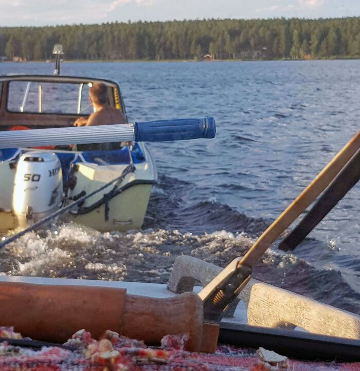 This Random Guy Towed Us For Like An Hour After Our Battery Failed In The Middle Of The Lake