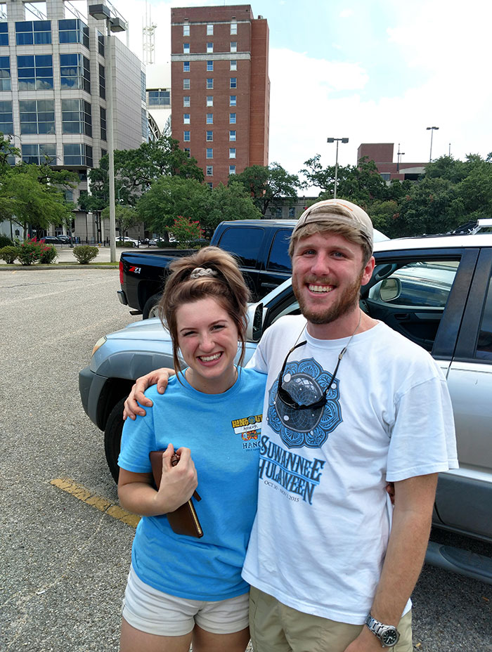 My Girlfriend Lost Her Purse With Her Passport And A Lot Of Money In It. This Dude Found It, Contacted Her, And Got It Back To Her With Everything Still In It