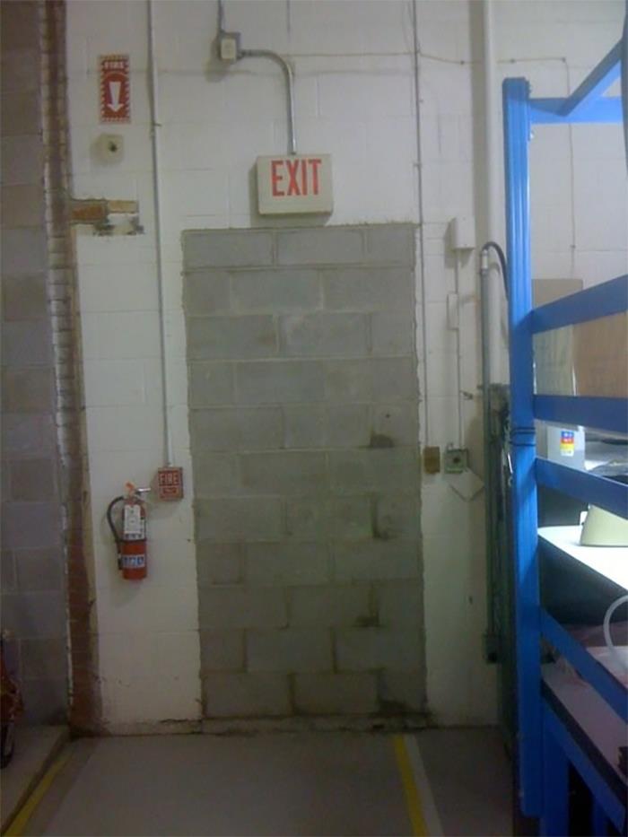 Funny-The-Absurd-Sign-Project