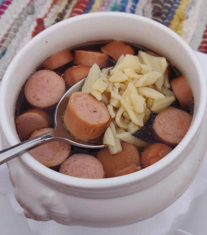 I Waited A Total 1,5 Hours At A Pretentious Ski-Lounge And Paid €8,90 For This