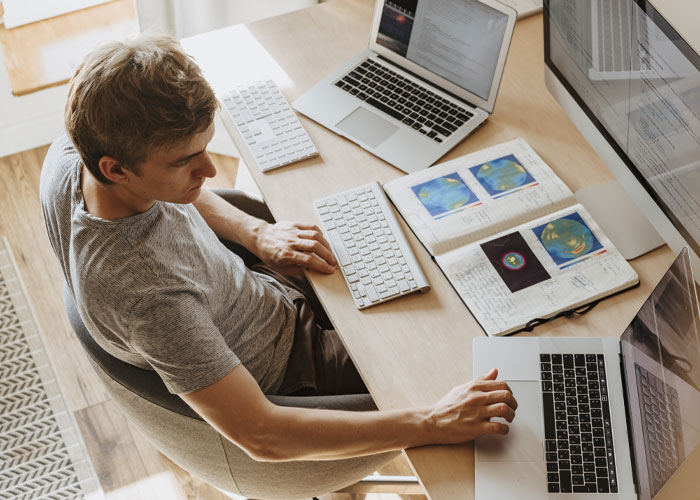 Professor Regrets His Grading System Policy After Student Maliciously Complies And Only Sends Him The Title Page For Their Assignment Professor Regrets His Grading System Policy After Student Maliciously Complies And Only Sends Him The Title Page For Their Assignment