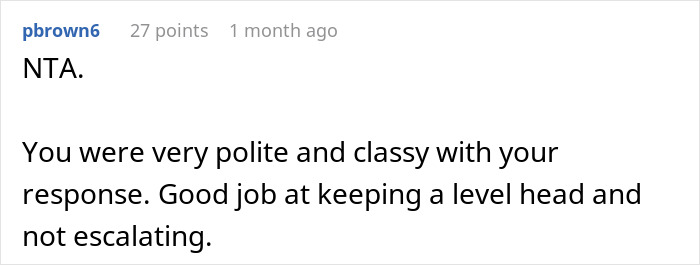 Woman Demands Another Plane Passenger Turn Off Her Movie So She Can Avoid Spoilers, Starts Acting Petty When She Refuses