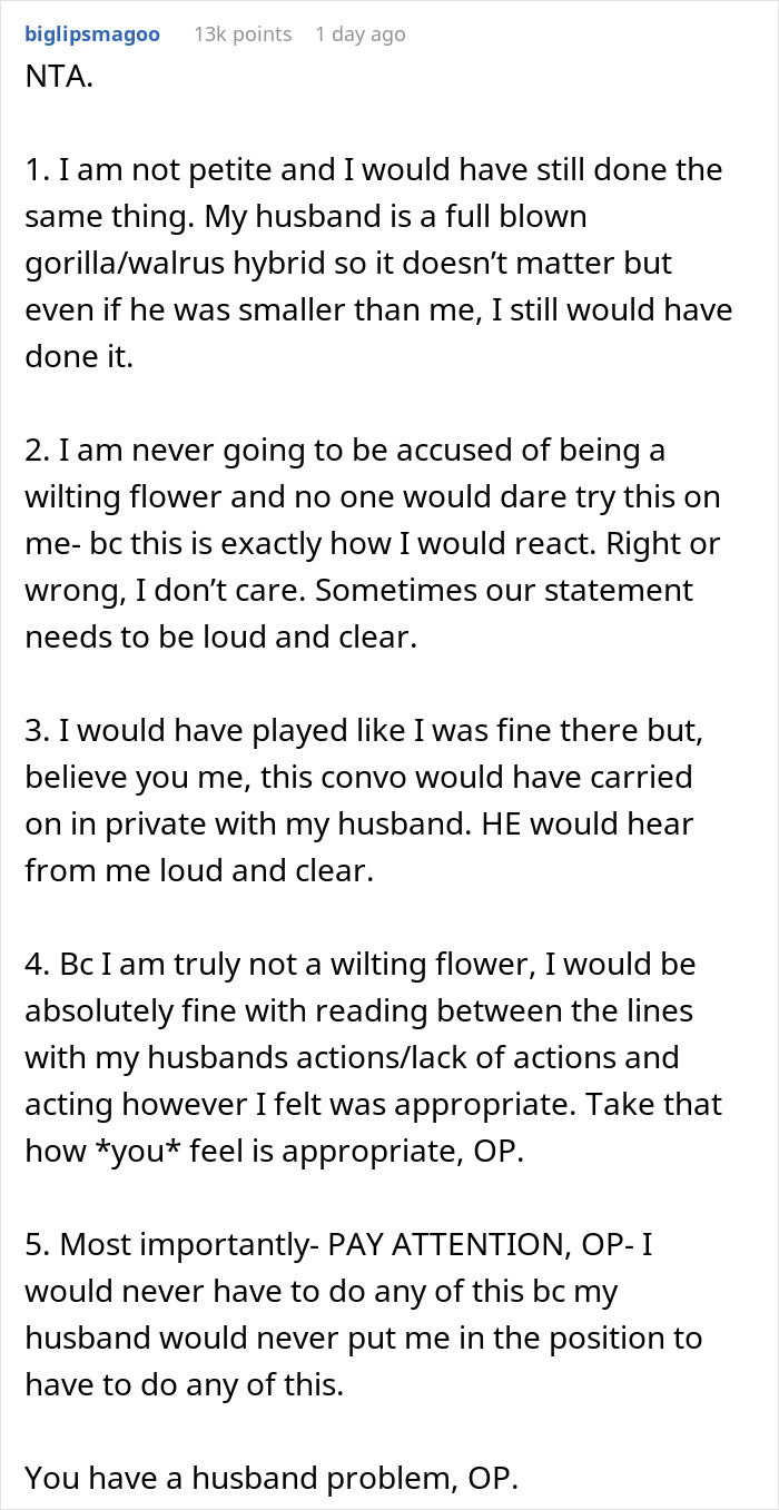 Woman Sits On Husband's Lap During Thanksgiving, Making It Very Awkward For His Mom And His Ex That She Invited To The Dinner