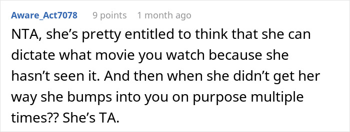 Woman Demands Another Plane Passenger Turn Off Her Movie So She Can Avoid Spoilers, Starts Acting Petty When She Refuses