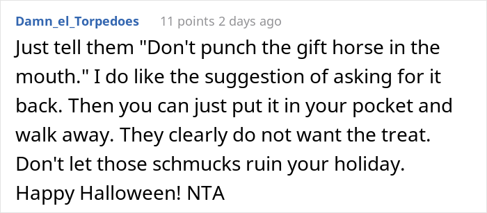 Parent Gives Their Son's Kindergarten Classmates Movie Vouchers, Calls Other Parents "Greedy" And "Cheap" After They Confront Them Parent Gives Their Son's Kindergarten Classmates Movie Vouchers, Calls Other Parents "Greedy" And "Cheap" After They Confront Them