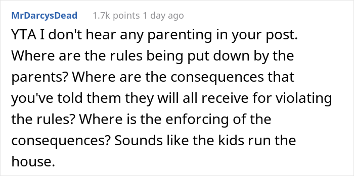 Internet Calls Out This Mother Who Doesn’t See The Problem With Her Daughter Complaining How Her Younger Brothers Keep Invading Her Privacy Internet Calls Out This Mother Who Doesn’t See The Problem With Her Daughter Complaining How Her Younger Brothers Keep Invading Her Privacy