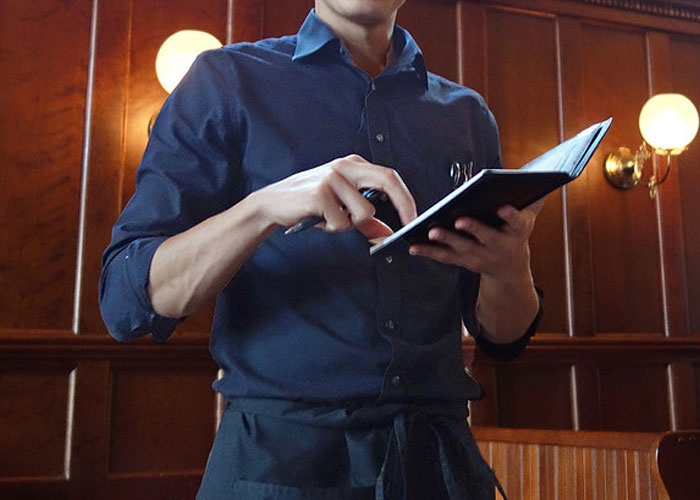 Mom Causes A Scene At A Restaurant After Overhearing That This Couple Wants To Switch Tables Due To Her Crying Baby Mom Causes A Scene At A Restaurant After Overhearing That This Couple Wants To Switch Tables Due To Her Crying Baby