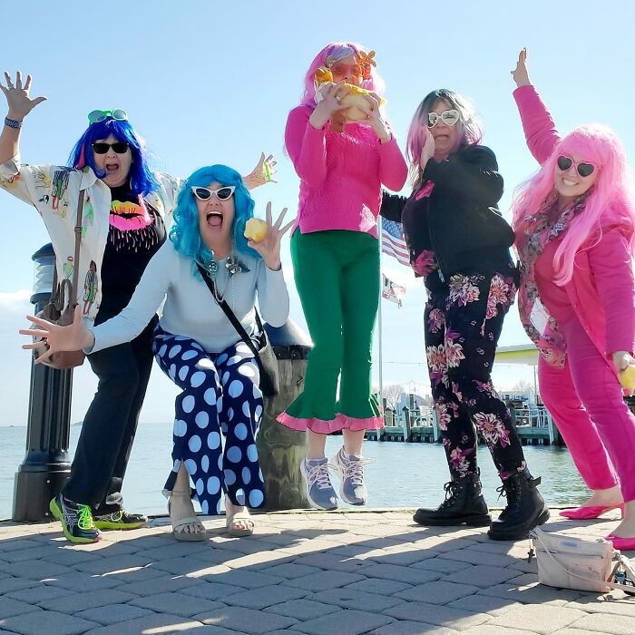 Me And My Friends Love To Spend Time Together, And Here Are The Top 10 Crazy Ideas For Extraordinary Meetups