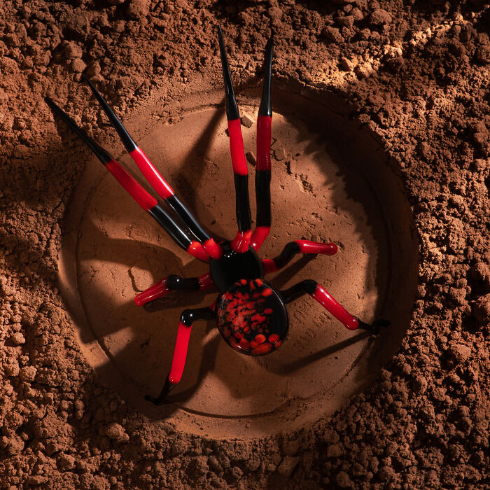 I Create Glass Spider Figurines In Spite Of The Constant Problems With The Electricity (6 Pics)