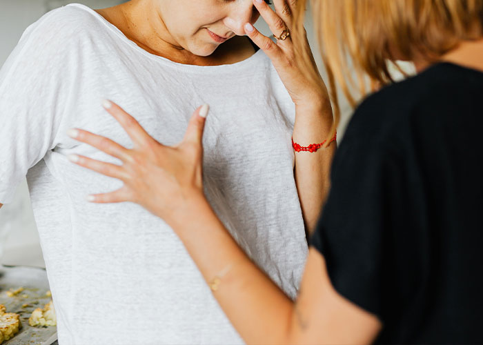 Mom Asks For Advice After She Finds Out Her Adult Daughter Has Been Making TikToks About How She "Traumatized" Her, So She Disconnects The Internet Mom Asks For Advice After She Finds Out Her Adult Daughter Has Been Making TikToks About How She "Traumatized" Her, So She Disconnects The Internet