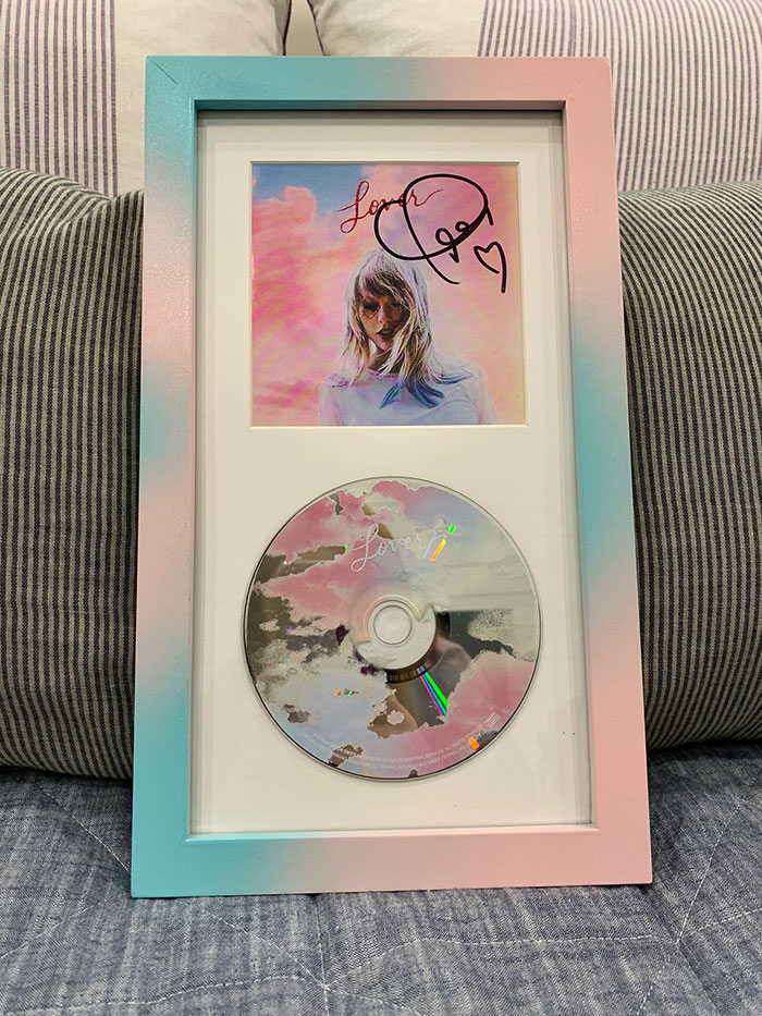 Look What My Boyfriend Got Me For Our 6-Year Anniversary. I Was In Literal Tears When I Opened It. The Sweetest, Most Thoughtful Man Ever