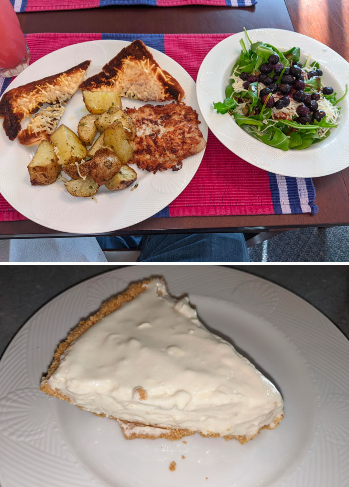 Last Night My Girlfriend Told Me She's Never Had A Man Cook For Her. I May Have Burned The Garlic Toast But Gave It A Whirl For Her Today