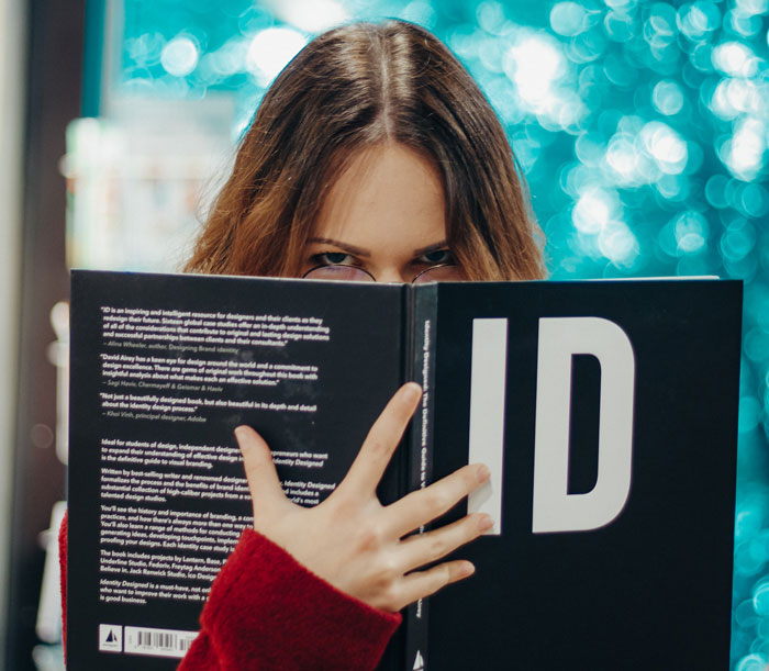 The Internet Applauds This Woman For Exposing Entitled Colleague Who&rsquo;d Been Faking A "Sprained Ankle" For 2&frac12; Weeks