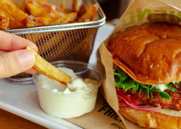 30 Restaurant Secrets We Customers Aren't Supposed To Know