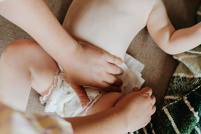 The Internet Is Ripping Apart This Gamer Dad Who 'Forgot' To Change Baby's Diaper For 9 Hours And Tried To Put The Blame On The Wife The Internet Is Ripping Apart This Gamer Dad Who 'Forgot' To Change Baby's Diaper For 9 Hours And Tried To Put The Blame On The Wife