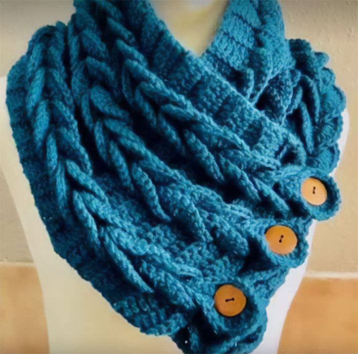 I Finished Another One Of These Braided Cowls For A Christmas Present This Week Only 2 More To Go