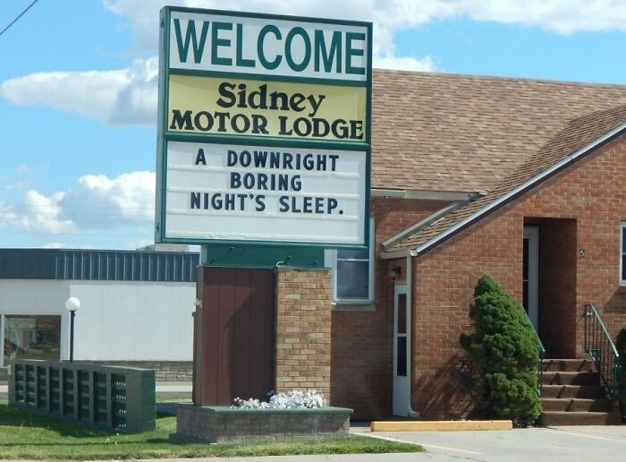 Funny-The-Absurd-Sign-Project