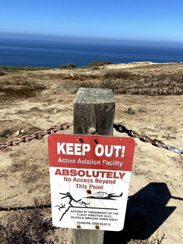 Funny-The-Absurd-Sign-Project