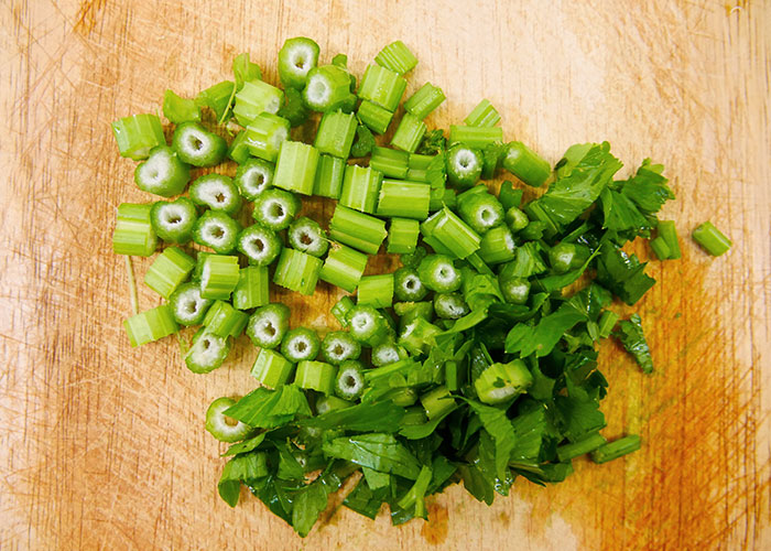 “If You Use A Glass Cutting Board, We Can’t Be Friends”: 50 People Share Their Most “Gatekeeping” Culinary Opinions