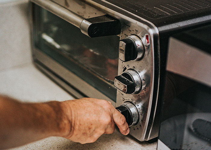 “If You Use A Glass Cutting Board, We Can’t Be Friends”: 50 People Share Their Most “Gatekeeping” Culinary Opinions