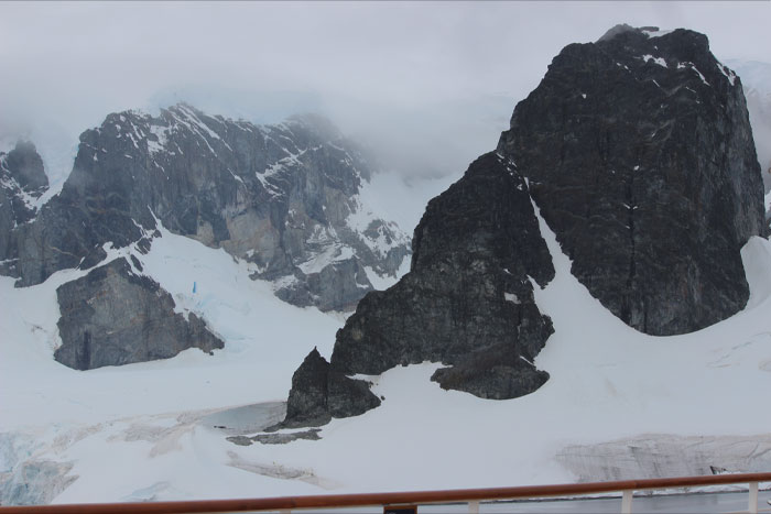 Picture of snow with mountains
