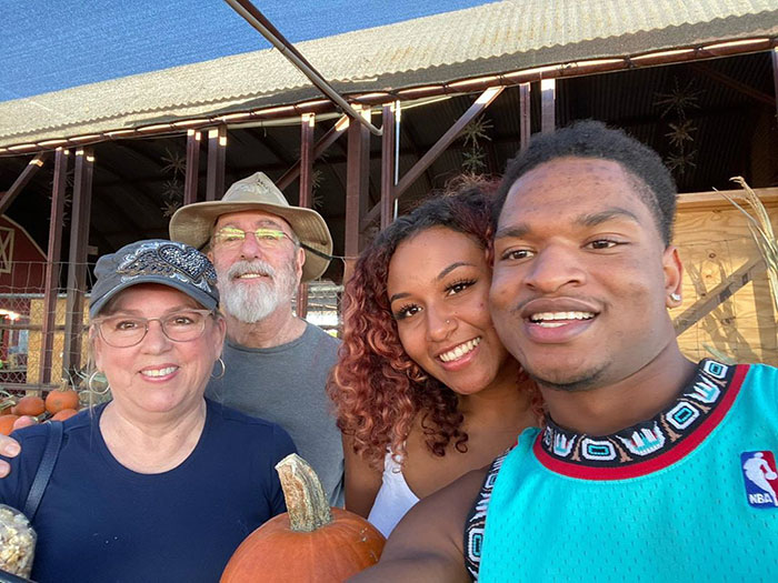 Grandma And ‘Stranger’ Shared 7th Thanksgiving Together After She Accidentally Sent Him An Invitation Years Ago Grandma And ‘Stranger’ Shared 7th Thanksgiving Together After She Accidentally Sent Him An Invitation Years Ago