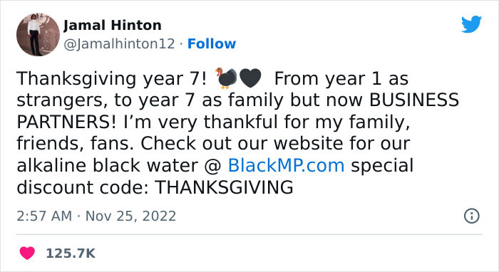 Grandma And ‘Stranger’ Shared 7th Thanksgiving Together After She Accidentally Sent Him An Invitation Years Ago Grandma And ‘Stranger’ Shared 7th Thanksgiving Together After She Accidentally Sent Him An Invitation Years Ago