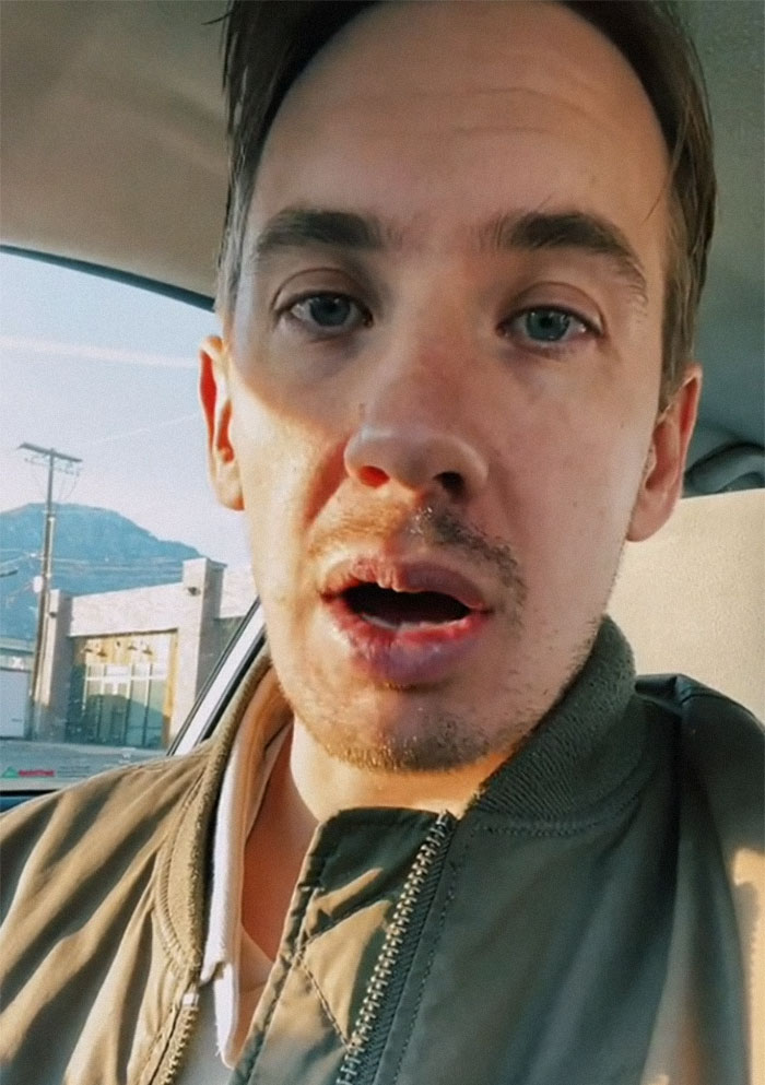 CEO Leaves Work At 5 PM And Never A Minute Later, Employee Learns Why He's Doing It And Shares How It's The Opposite Of A Toxic Work Culture CEO Leaves Work At 5 PM And Never A Minute Later, Employee Learns Why He's Doing It And Shares How It's The Opposite Of A Toxic Work Culture