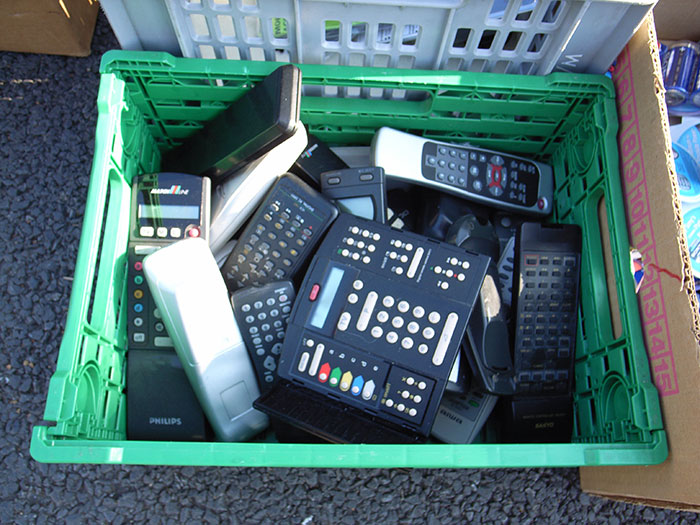 "A Tiny Piece Of Masking Tape Over A Coworker's Mouse Laser": 35 People Share Genius Yet Harmless Ways To Prank Others