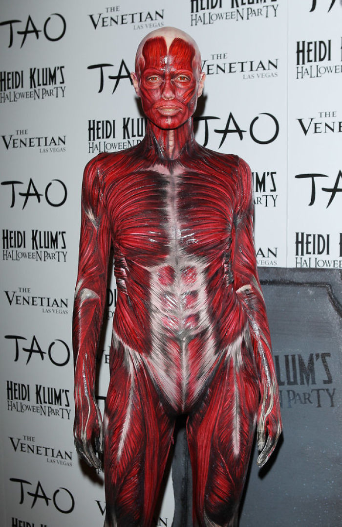 Heidi Klum Unveils This Year’s Costume, And It Once Again Reminds Everyone Why She’s The Queen Of Halloween Heidi Klum Unveils This Year’s Costume, And It Once Again Reminds Everyone Why She’s The Queen Of Halloween