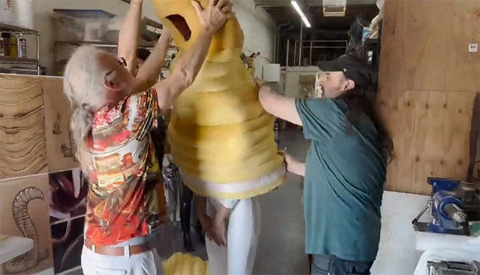 Heidi Klum Unveils This Year’s Costume, And It Once Again Reminds Everyone Why She’s The Queen Of Halloween Heidi Klum Unveils This Year’s Costume, And It Once Again Reminds Everyone Why She’s The Queen Of Halloween