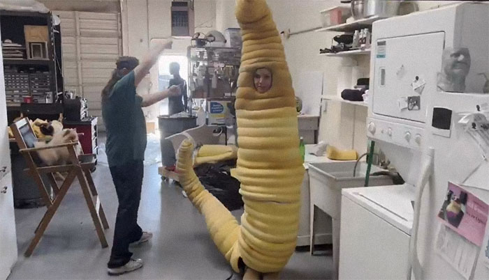 Heidi Klum Unveils This Year’s Costume, And It Once Again Reminds Everyone Why She’s The Queen Of Halloween Heidi Klum Unveils This Year’s Costume, And It Once Again Reminds Everyone Why She’s The Queen Of Halloween