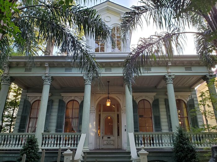 The Thorn Morgan House On Jackson Avenue