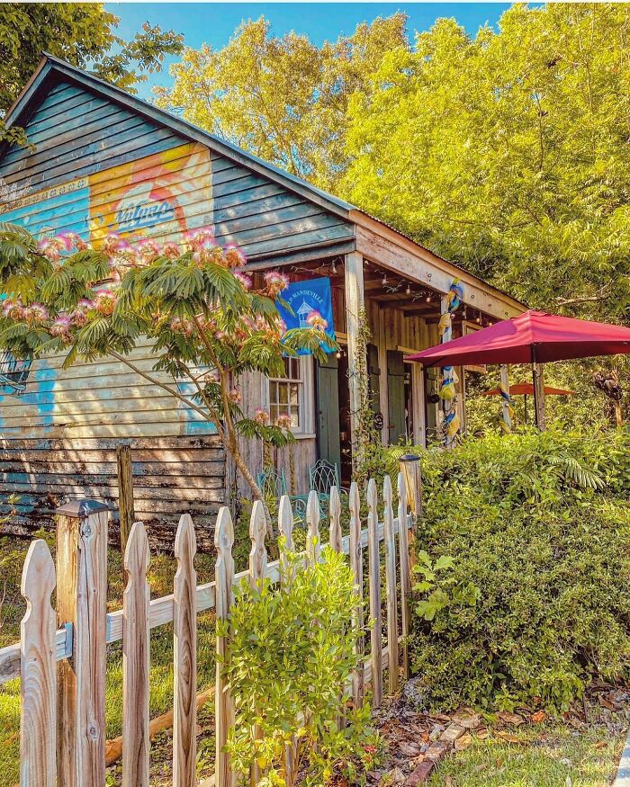 Give Me A Cottage Built In The 1800s… Lovingly Turned Into A Coffee Shop/Bookstore And I’m In Love