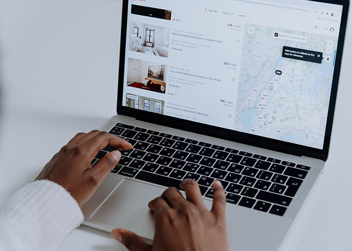 "He Is Bleeding Money Of About $6,000 Per Month": Woman Is Fed Up With Neighbors Making Noise, Accidentally Uncovers And Shuts Down An Illegal Airbnb "Ring" "He Is Bleeding Money Of About $6,000 Per Month": Woman Is Fed Up With Neighbors Making Noise, Accidentally Uncovers And Shuts Down An Illegal Airbnb "Ring"