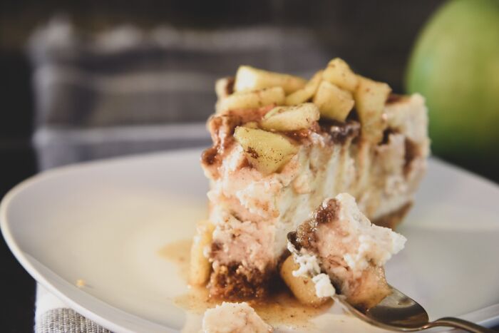 Apple Cinnamon Cheesecake