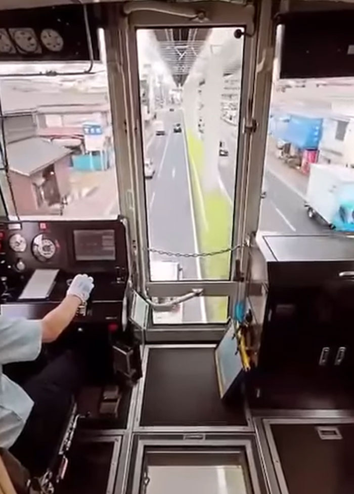 The Suspended Chiba Urban Monorail Chiba City. It’s The Longest In The World, With A System Length Of 15.2 Km (9.44 Mi)anese-Things-Japaninsides