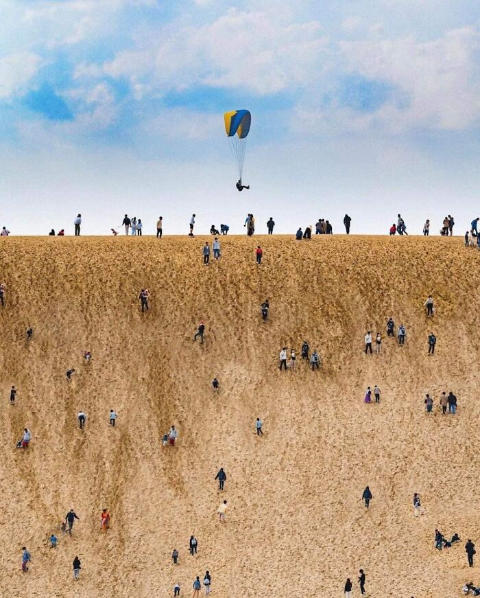 Las dunas de arena de Tottori… Con un largo de 14 kilómetros y medio y un ancho de 2 kilómetros y medio, es la duna de arena más grande de Japón