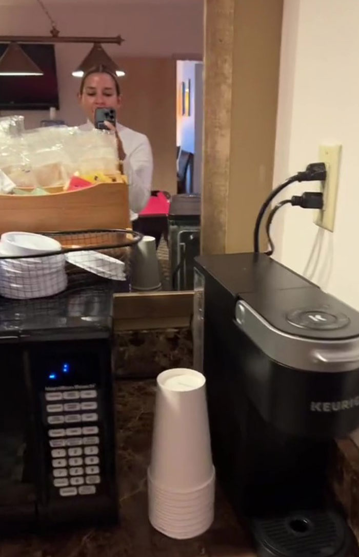 Flight Attendant Discloses 15 &lsquo;Secrets&rsquo; About The Job That Most Passengers Probably Don&rsquo;t Know About