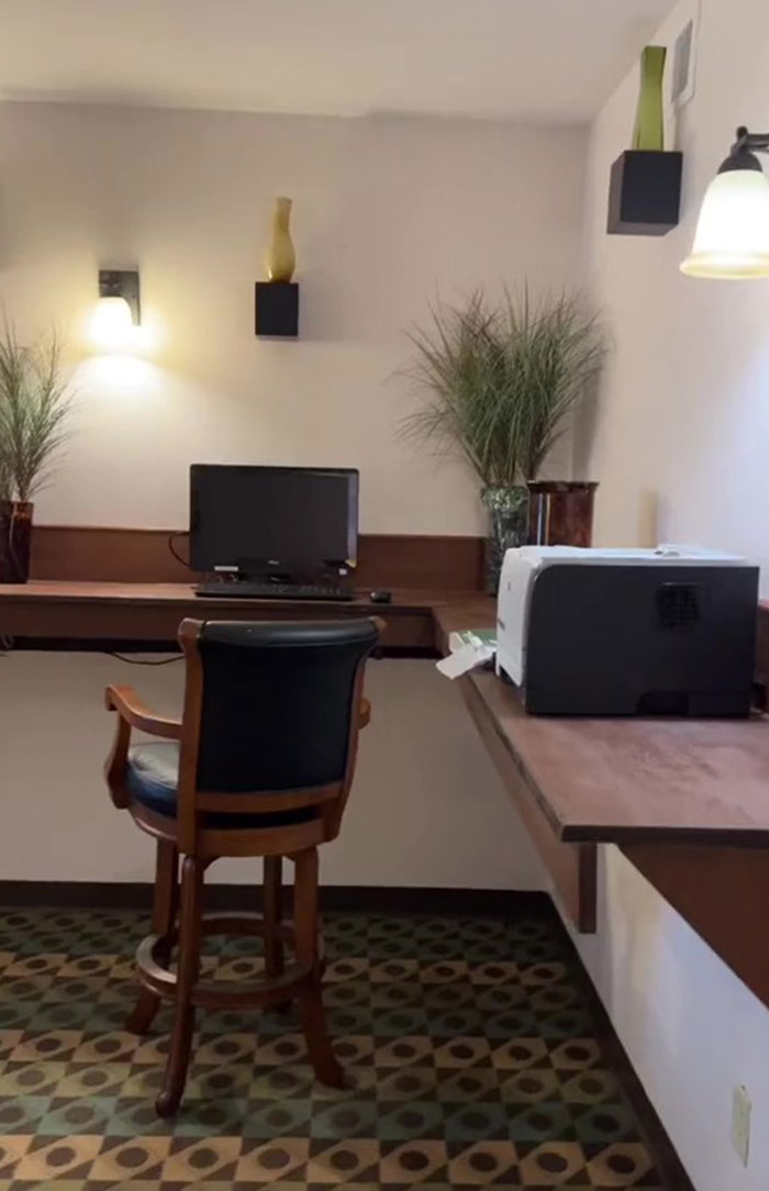 Flight Attendant Discloses 15 &lsquo;Secrets&rsquo; About The Job That Most Passengers Probably Don&rsquo;t Know About