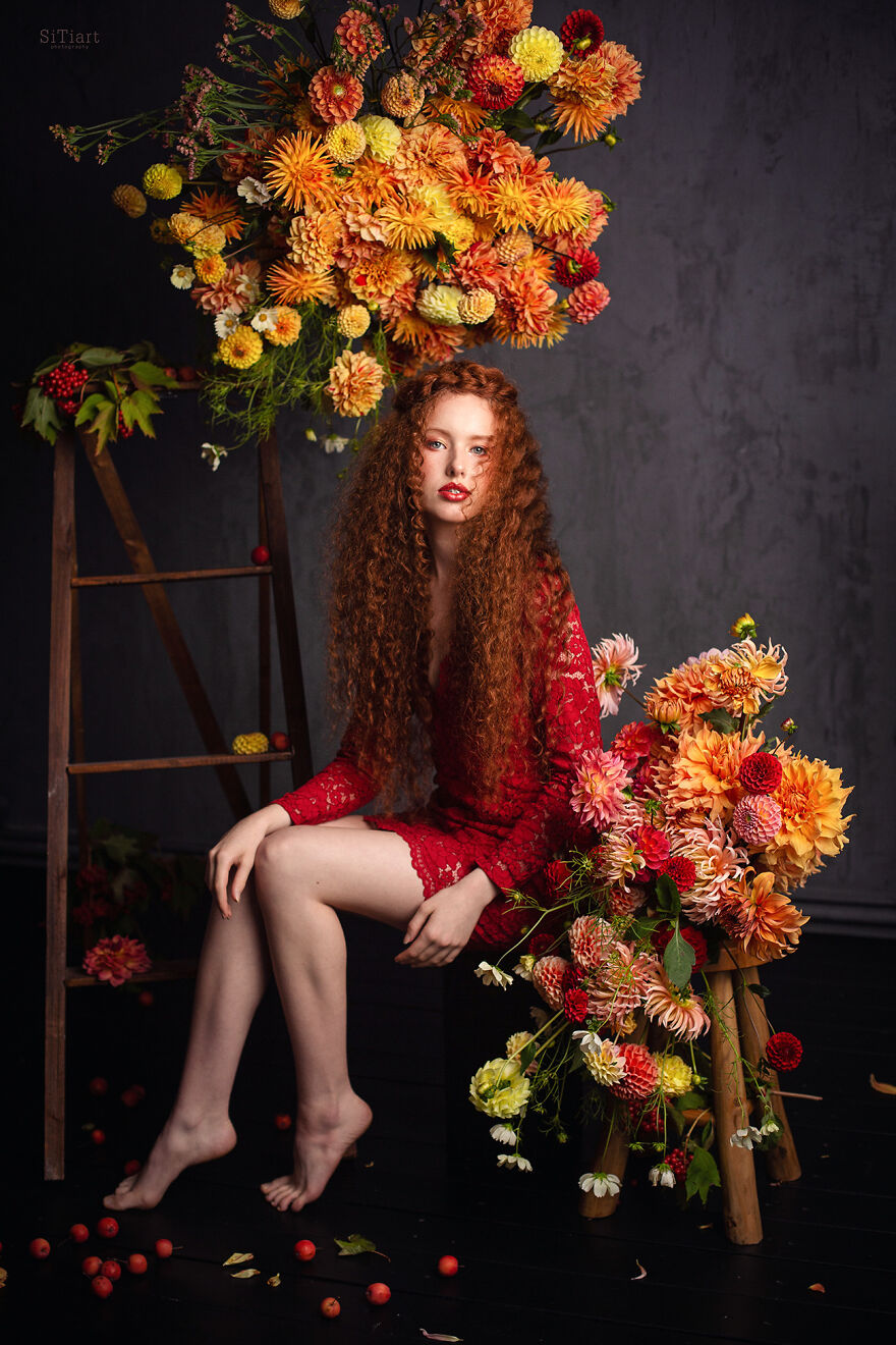 A Fellow Florist And I, The Photographer, Made 11 Portraits Of Months Using Live Flowers To Highlight The Genuineness Of Each Season