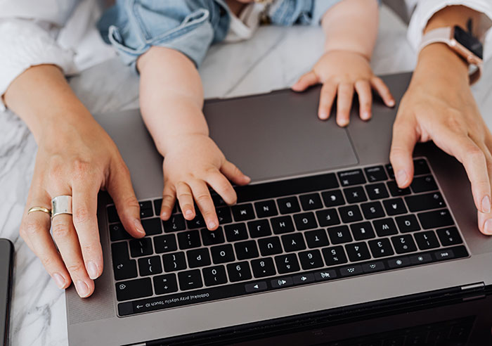 50 Examples Of Men Lacking Basic Life Skills And Expecting Their Female Coworkers To Cover For Them