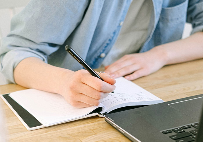 50 Examples Of Men Lacking Basic Life Skills And Expecting Their Female Coworkers To Cover For Them