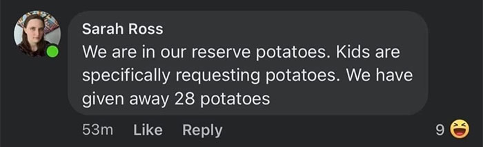 Potatoes For Trick-Or-Treaters Become An Instant Hit In This Neighborhood, People Chime In With The Weirdest Halloween Treats They've Seen