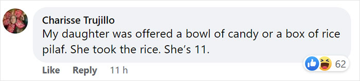 Potatoes For Trick-Or-Treaters Become An Instant Hit In This Neighborhood, People Chime In With The Weirdest Halloween Treats They've Seen