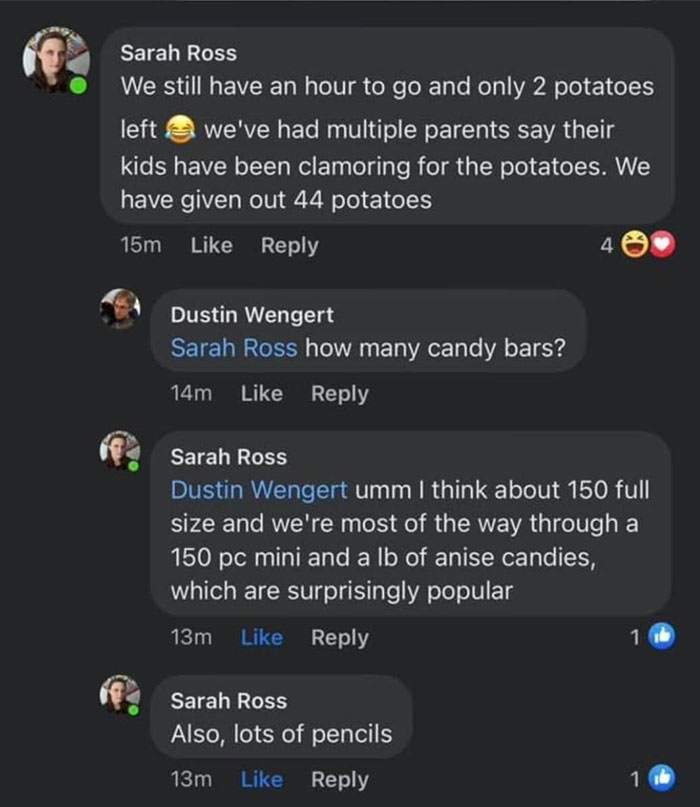 Potatoes For Trick-Or-Treaters Become An Instant Hit In This Neighborhood, People Chime In With The Weirdest Halloween Treats They've Seen