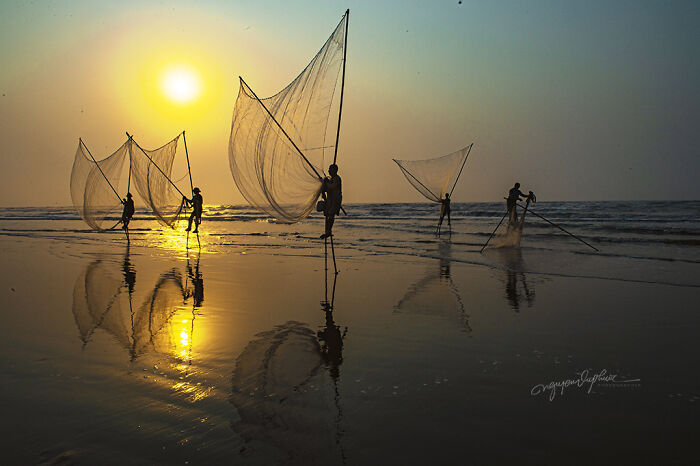 I Photographed Fishermen, Who Use Stilts For Inshore Fishing