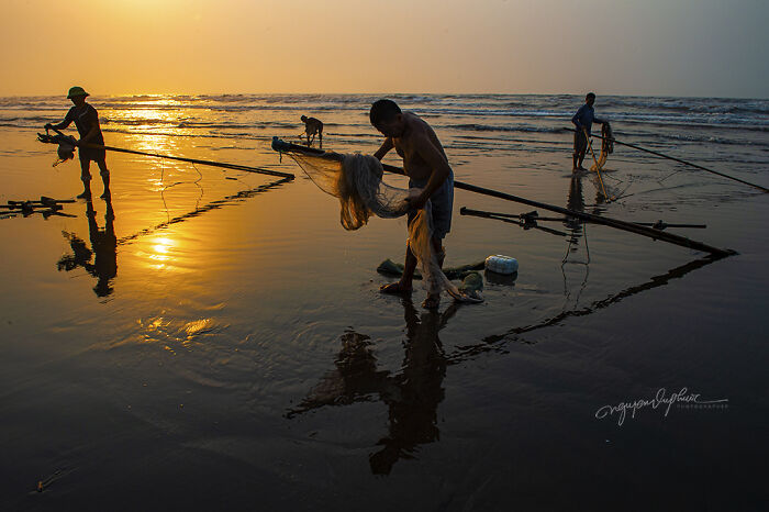 I Photographed Fishermen, Who Use Stilts For Inshore Fishing