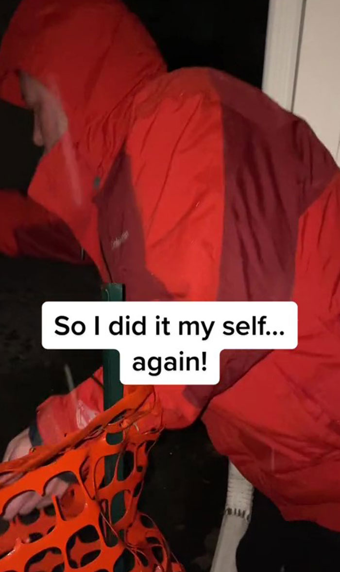 &ldquo;Looks Like We Got Karen As A Neighbor&rdquo;: Man Gets Into A War With Neighbor Who Zip-Tied Her Snow Fence To His Gutters