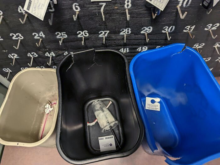 My Coworkers Are Too Lazy To Replace The Trash Bags